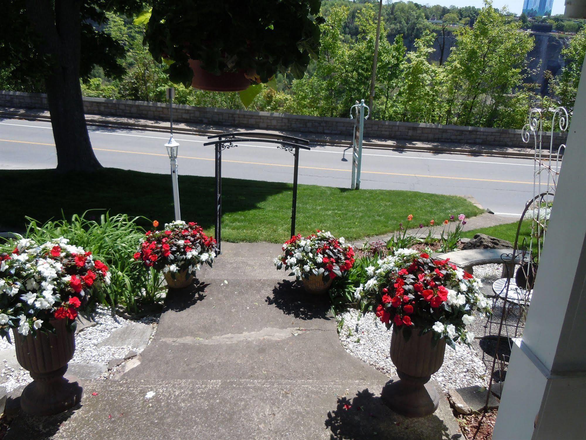 Glen Mhor Bed And Breakfast Niagara Falls Exteriör bild